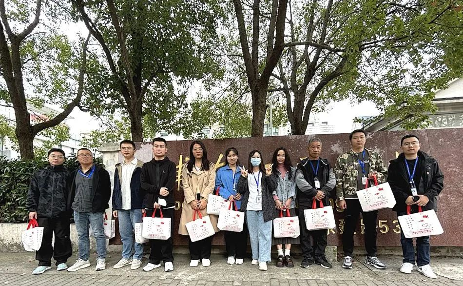 泛爱在心 热血前行 | 汇聚鸿运国际正能量，无偿献血传爱心~